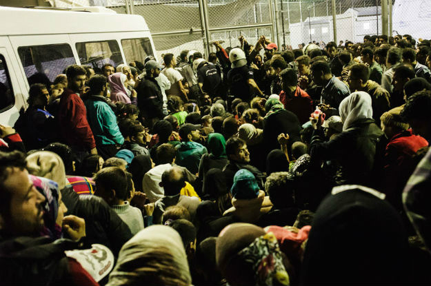 A OIM afirma que em novembro, 105 mil pessoas deixaram a Grécia em direção à Macedônia. Foto: Acnur/Achilleas Zavallis