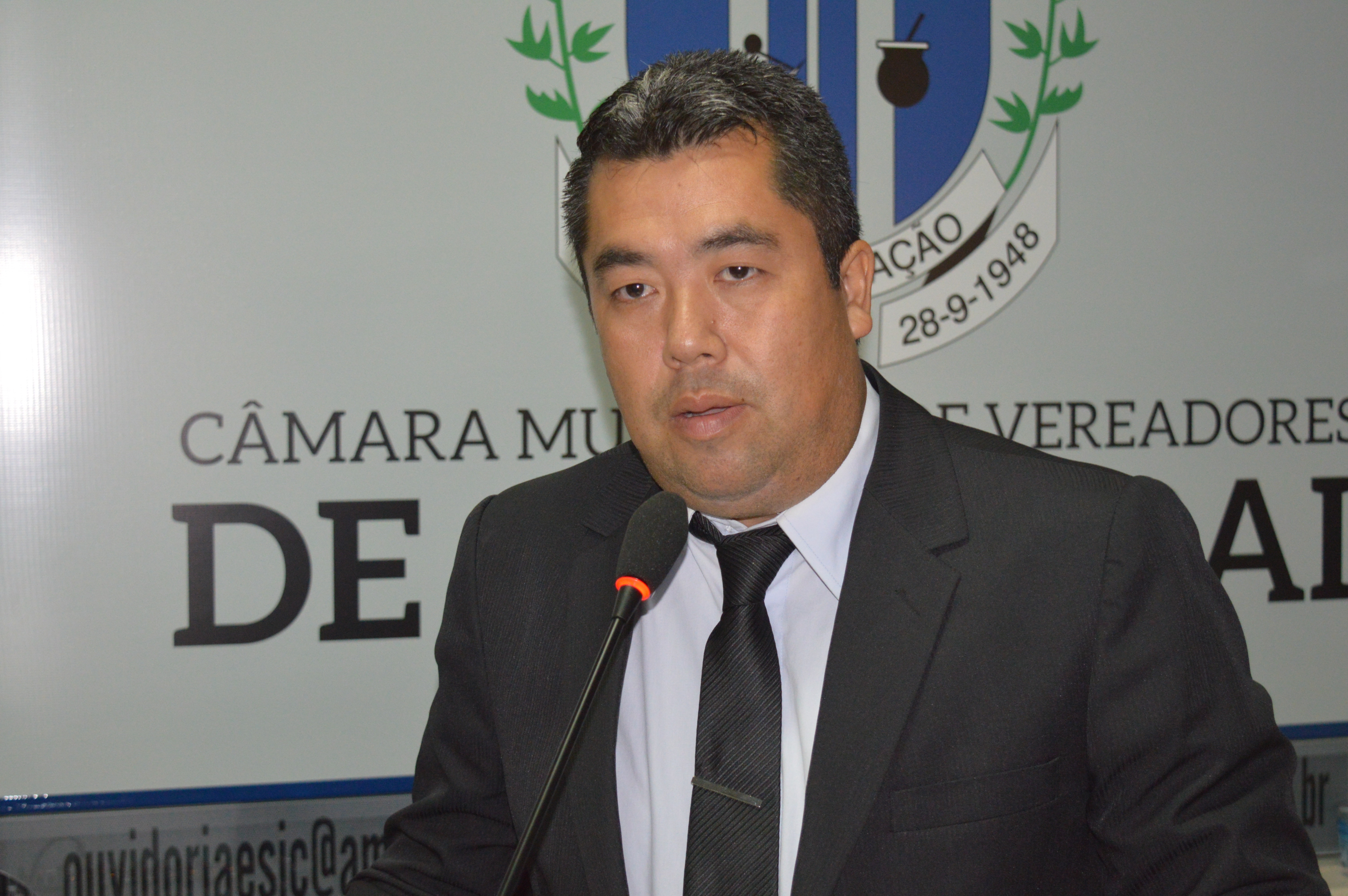 Poço artesiano para a vila Santo Antônio é solicitado Vereador de Amambai, Humberto Hasegawa / Foto: Moreira Produções
