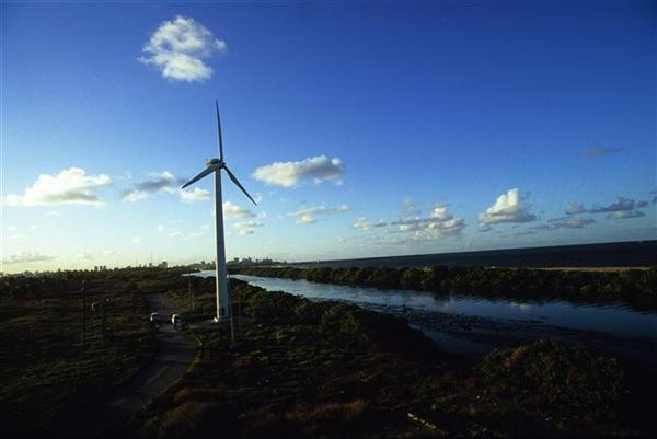 Livro destaca benefícios e desafios da energia eólica Livro destaca benefícios e desafios da energia eólica