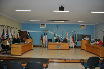 Resumo da sessão da Câmara de Amambai do dia 7 de maio Plenário Lourino de Jesus Albuquerque, durante sessão desta segunda-feira (7).Foto: Moreira Produções