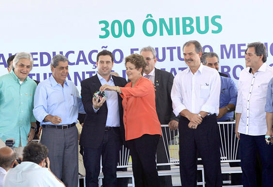 MS é o primeiro estado brasileiro a repassar os ônibus para as prefeituras MS é o primeiro estado brasileiro a repassar os ônibus para as prefeituras