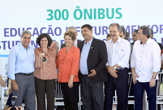 MS é o primeiro estado brasileiro a repassar os ônibus para as prefeituras MS é o primeiro estado brasileiro a repassar os ônibus para as prefeituras