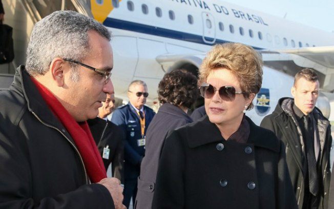 Presidenta Dilma chega a Paris para Conferência do Clima