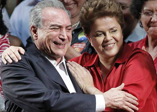 Dilma enfrenta PMDB e Temer desautoriza Cunha Presidente demonstrou irritação com o líder do PMDB na Câmara, o deputado federal Eduardo Cunha (RJ), mas foi tranquilizada por Temer