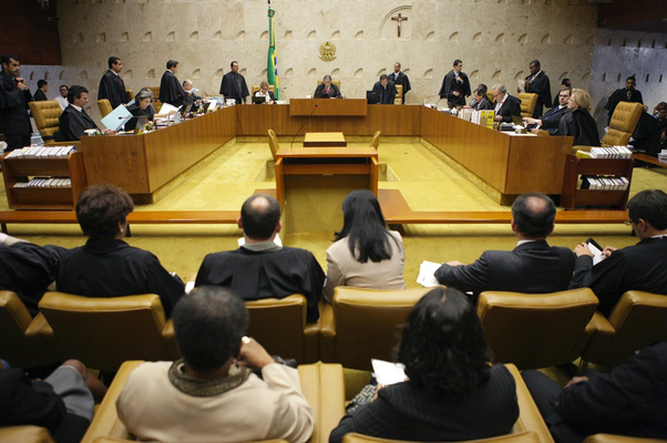 Após decisão do STF, movimentos sociais lutam por cotas para universidades