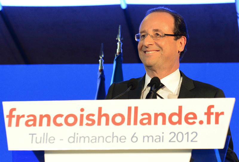 Hollande discursou logo após Sarkozy reconhecer que havia perdido
