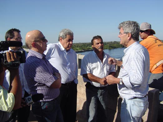 Governo decreta situação de emergência em Corumbá após o acidente ocorrido na ponte Governo decreta situação de emergência em Corumbá após o acidente ocorrido na ponte