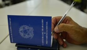 Lei que reforma a CLT é publicada no Diário Oficial da União Publicada a Lei nº 13.467, que altera a Consolidação das Leis do Trabalho (CLT), aprovada pelo Decreto-Lei no 5.452, de 1º de maio de 1943Arquivo/Agência Brasi