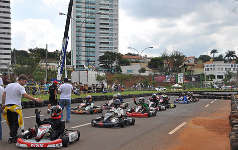 Circuito de rua nos altos da Afonso Pena atrai campo-grandenses para prova de kart Circuito de rua nos altos da Afonso Pena atrai campo-grandenses para prova de kart