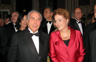 Dilma discute alianças regionais com líderes do PMDB Dilma com o vice-presidente, Michel Temer (PMDB)