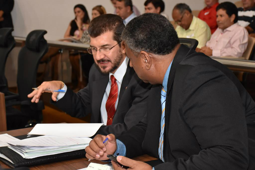 Deputados repudiam crime contra adolescente em Campo Grande Adolescente ficou 11 dias hospitalizado