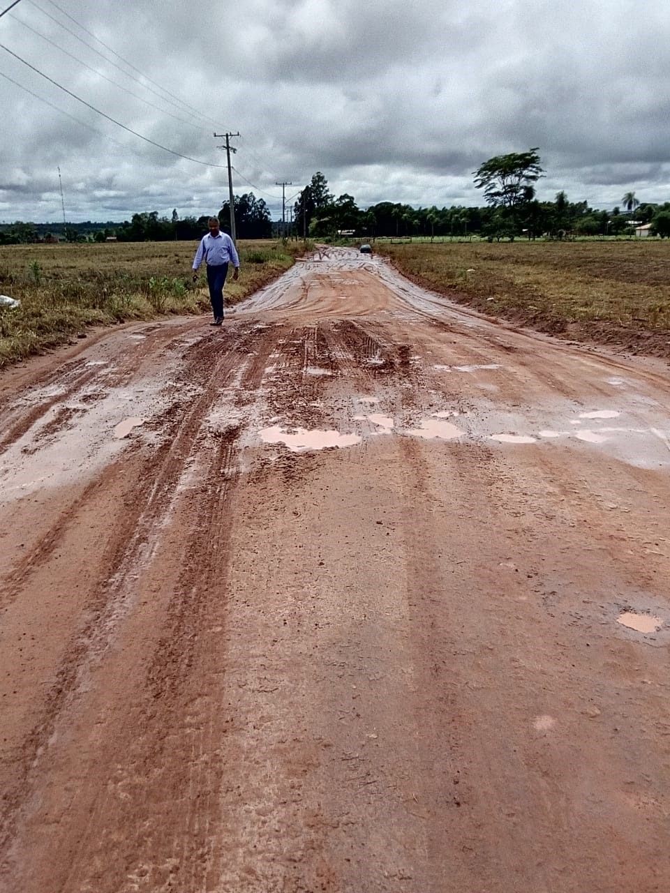 Pedido de manutenção e cascalhamento na rua Marechal Deodoro, saída para AABB Foto: Felipe Schinaider