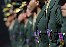Pela proposta, uniformes das Forças Armadas só poderão ser vendidos por lojas credenciadas.