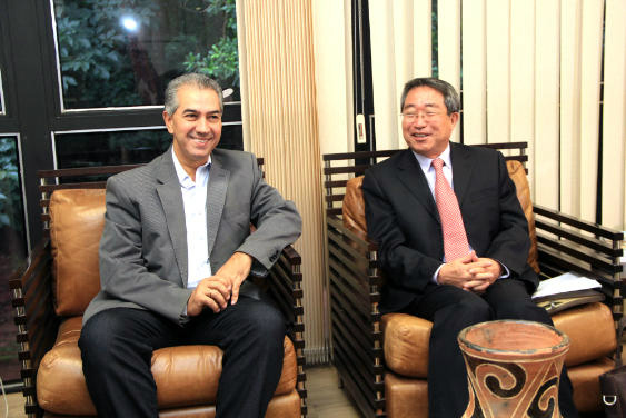 Reinaldo Azambuja estabelece termo de cooperação com banco da China Reinaldo Azambuja estabelece termo de cooperação com banco da China