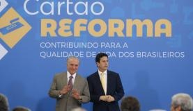 Decreto detalha os valores que serão pagos aos beneficiários do Cartão Reforma O presidente Michel Temer e o ministro das Cidades, Bruno Araújo, lançaram o Cartão Reforma em novembro do ano passadoArquivo/Valter Campanato/Agência Brasil