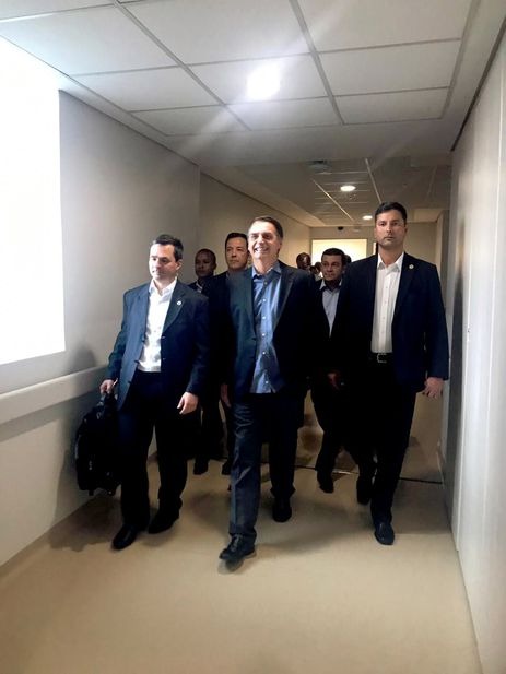 Bolsonaro chega a Brasília depois de ter alta hospitalar Presidente Jair Bolsonaro tem alta e deixa Hospital Albert Einstein, em São Paulo - Presidência da República