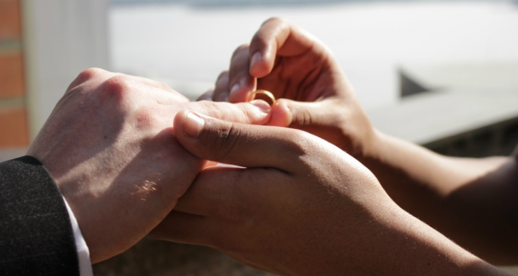 Casamento entre pessoas do sexo feminino e masculino aumentou 37% em 40 anos