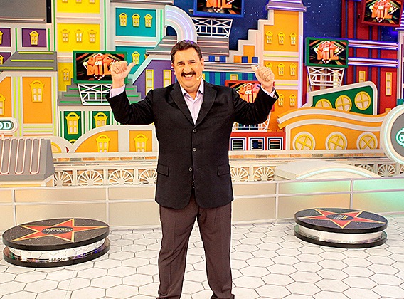 Ratinho defende intervenção militar e “limpar mendigos” como em Singapura Para apresentador do SBT,