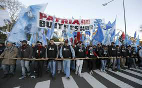 Entenda a crise que levou a Argentina a calote técnico