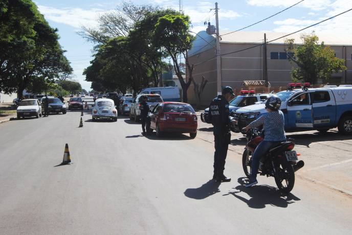 CIPM de Amambai está realizando diversas blitz pelo município / Foto: Moreira Produções