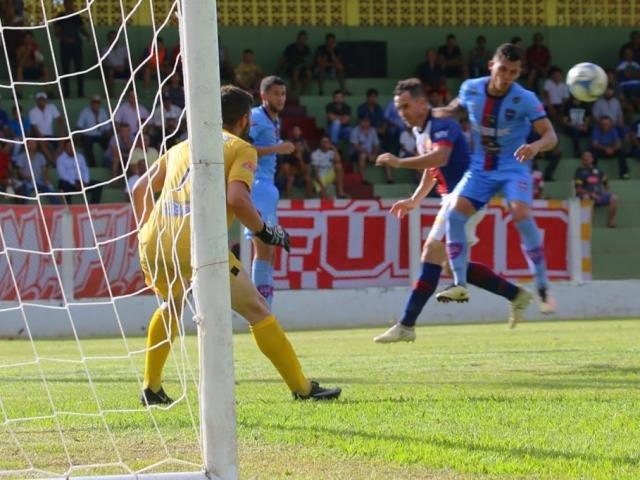 Lance de Sete de Setembro e União no estádio Chavinha (Foto: Franz Mendes)