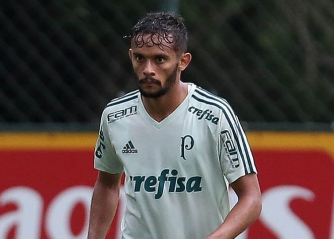 Gustavo Scarpa em treino do Palmeiras (Foto: Cesar Greco/Ag. Palmeiras/Divulgação)