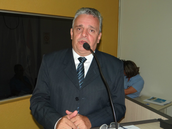 Roberto Protético pede convocação do secretário de Agricultura na Câmara Vereador de Amambai, Roberto Protético (PSD)