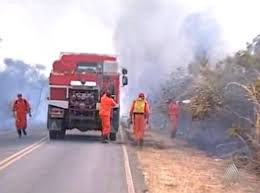 Altas temperaturas dificultam combate a incêndios na Austrália