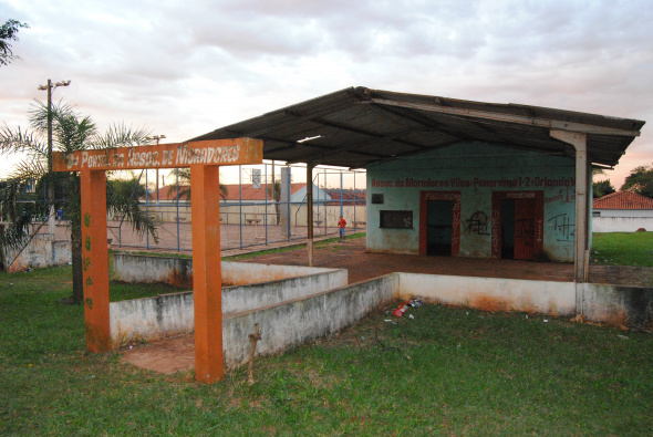 Revitalização da sede da associação das vilas Jardim Panorama e Orlando Viol está sendo reivindicada pelo vereador Fischer - Foto: Moreira Produções