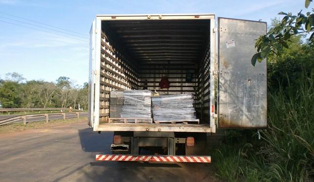 PMA apreende caminhão com 6,5 toneladas de baterias veicular