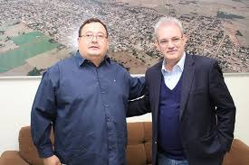 E/D - Prefeito de Amambai, Dr. Bandeira e o deputado federal Geraldo Resende. Os recursos são oriundos do Governo Federal e da Prefeitura de amambai / Foto: Decom