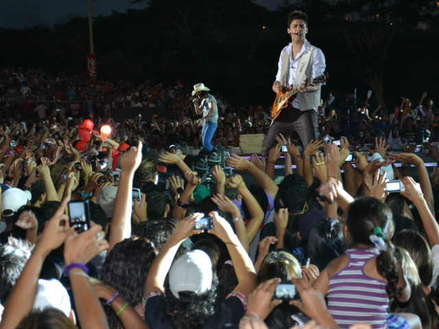 No domingo houve show de Munhoz e Mariano.