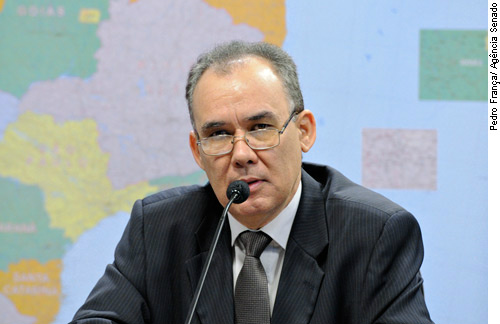 Ministro da Integração debate transposição do Rio São Francisco Coelho Teixeira fala neste momento sobre o estado atual das obras de transposição