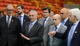 Temer diz que não se opõe à presença de Dilma na abertura da Olimpíada Rio de Janeiro - O presidente do Comitê Olímpico Brasileiro, Carlos Arthur Nuzman, o presidente interino Michel Temer, o governador interino do Rio, Francisco Dornelles, e o ministro da Secretaria Executiva do Programa de Parcerias de Investimentos, Moreira Franco, visitam Parque Olímpico Rio 2016 (Tânia Rêgo/Agência Brasil)