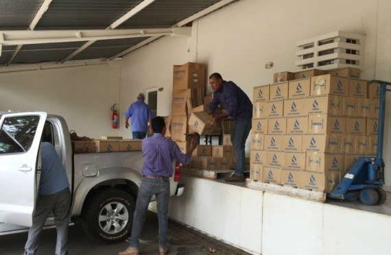 Sanesul doa 200 caixas de água para vítimas do rompimento da barragem em Mariana