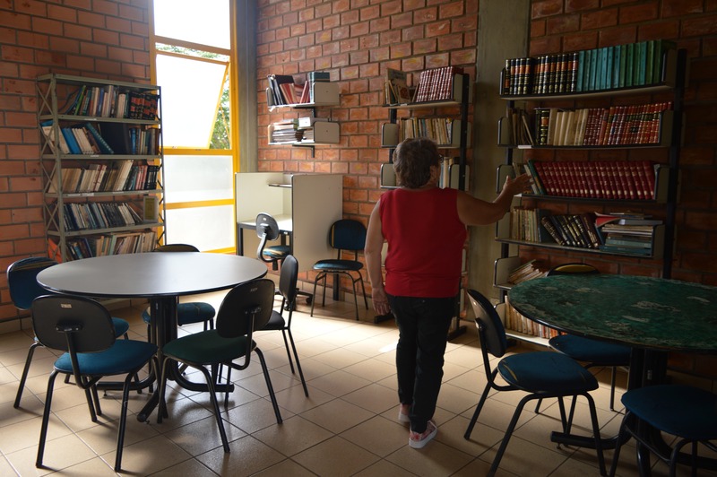 Biblioteca Municipal de Amambai: mais que espaço de livros, lugar de lazer A Biblioteca atende em horário diferenciado / Foto: Moreira Produções
