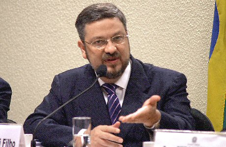 Procurador-geral da República diz que vai analisar patrimônio de Palocci