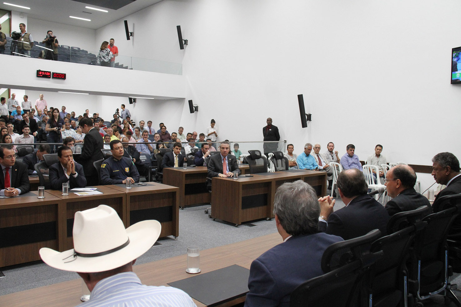 O evento foi proposto pelos deputados Junior Mochi (PMDB) e João Grandão (PT) e, como resultado, compilou a Carta de Mato Grosso do Sul com reivindicações dos 21 municípios localizados entre Sonora e Mundo Novo, trecho que compreende a concessão.