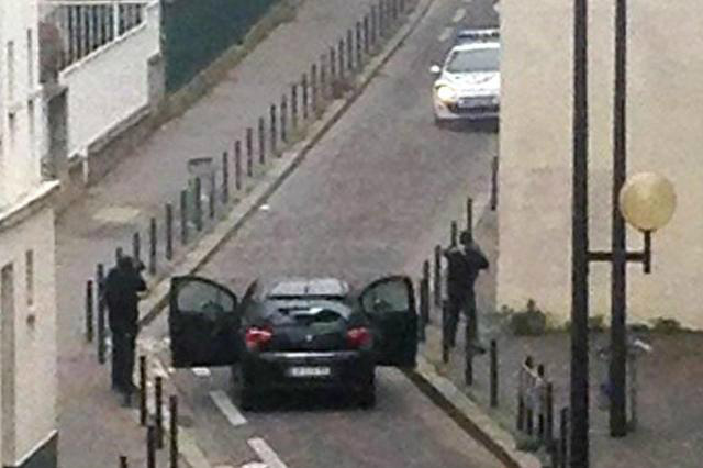 Procurador francês diz que atentado terrorista deixou 12 mortos e 11 feridos