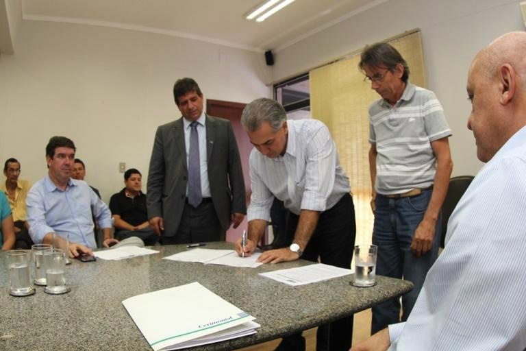 Reinaldo libera recursos e assegura repasse antecipado para Carnaval 2016