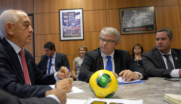 MTE e FIFA discutem trabalho decente na Copa