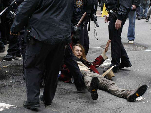 Protestos anticapitalismo deixam pelo menos 50 presos em Nova York