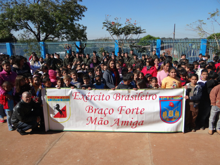 17º RC Mec realiza ato cívico em escola municipal de Amambai 17º RC Mec realiza ato cívico em escola municipal de Amambai