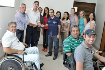 Prefeitura de Amambai entrega veículo e apresenta melhorias ao Conselho Tutelar Prefeito, vereadores e conselheiros durante entrega de veículoFoto: Assessoria