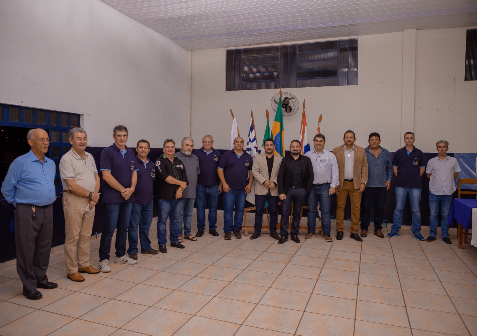 16 dos 18 rotarianos de Amambai / Foto: Dalton Zonta