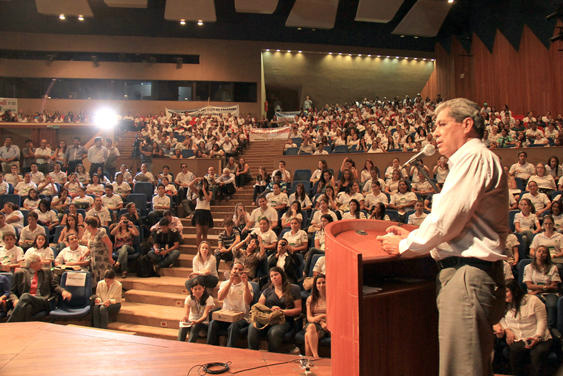 Com meta de atingir 5,5 mil jovens governo do Estado lança Projovem 2013