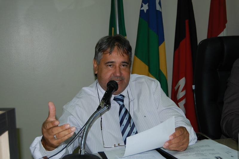 Vereador Daniel quer informações sobre andamento de obras de CEI