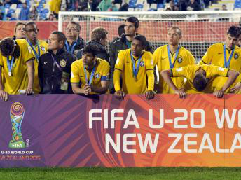 Brasil Sub-20 perde na prorrogação para Sérvia e deixa escapar o hexa Brasil Sub-20 após derrota contra a Sérvia. Reuters/Carlos Sarraf
