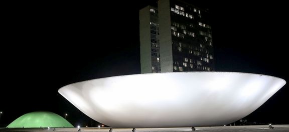 Deputados reiniciam hoje votação de mudanças no sistema político-eleitoral Foto: Divulgação