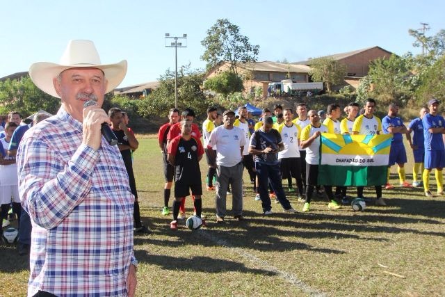 Prefeito anfitrião cita violência no futebol e exige disciplina em campo O prefeito Mário Alberto Kruger (foto Edson Ribeiro)